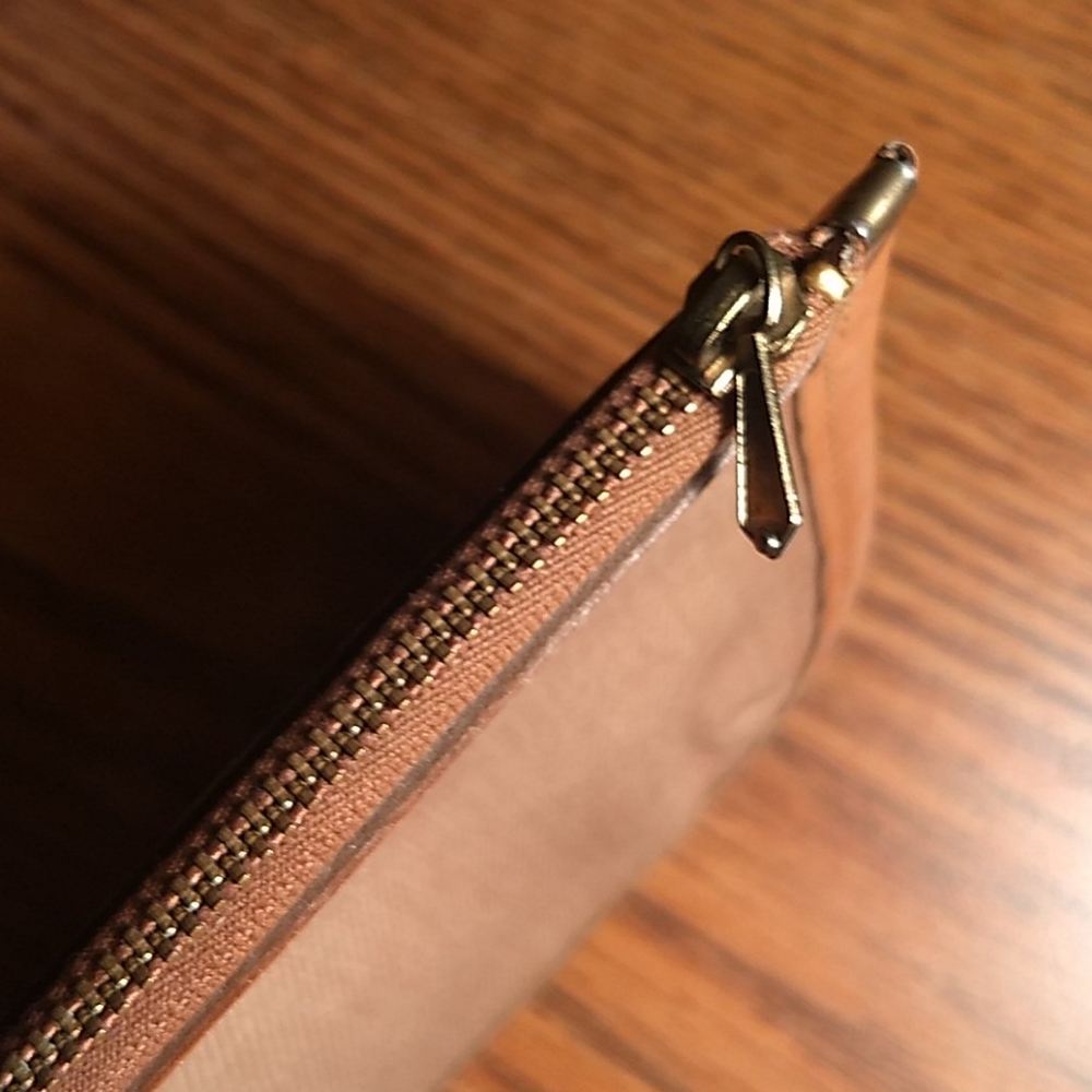 Brahmin Tan Fabric with Leather Pouch - Picture 4 of 6